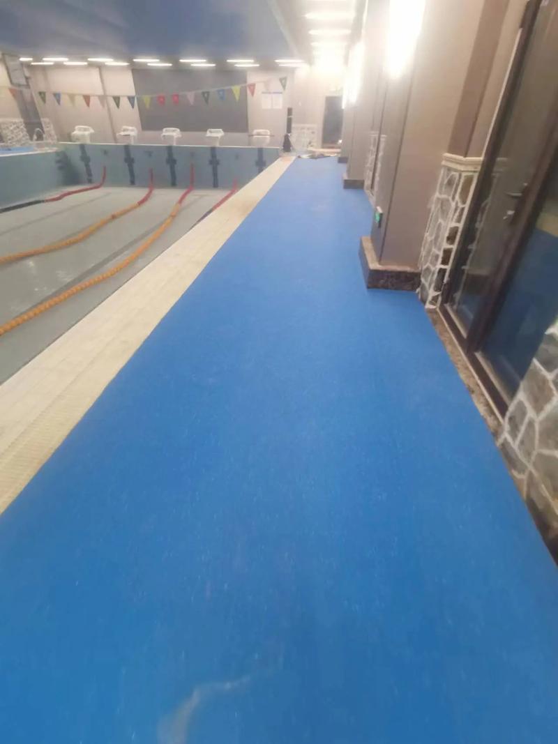 山東濟南游泳館專業防滑塑膠地板施工完畢!3.0厚,顏色齊全,